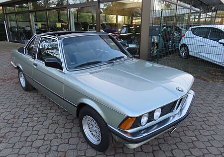 BMW 318i E21 Baur Cabrio