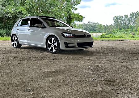 VW Golf Volkswagen 2.0 TSI DSG BMT GTI , Standheizung
