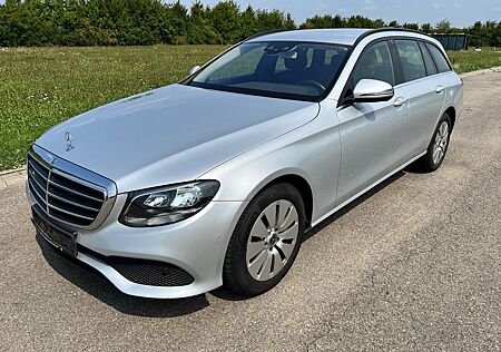 Mercedes-Benz E 220 E -Klasse T-Modell d