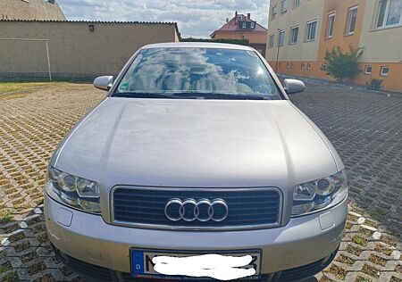 Audi A4 2.0 FSI - Klima Silber Benzin