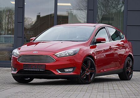 Ford Focus Lim. Titanium *MIT 2 JAHRE GARANTIE !!!*