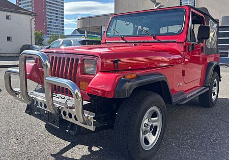 Jeep Wrangler 2.5 unverbastelter 1A Zustand,kein Rost
