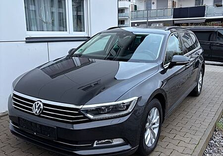 VW Passat Variant Volkswagen 2.0 TDI SCR DSG Comfortline V...