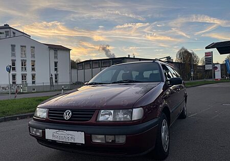 VW Passat Volkswagen 1,6 Trendline*TÜV+AU 11.2027*ANHÄNGERKUP.