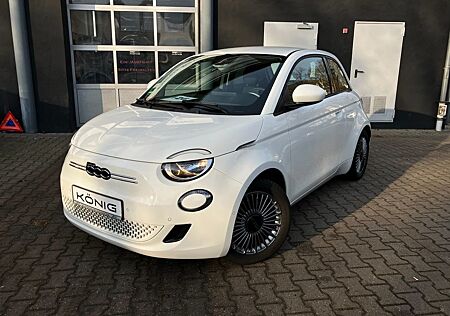 Fiat 500E 320km Reichweite Carplay 1. Hand