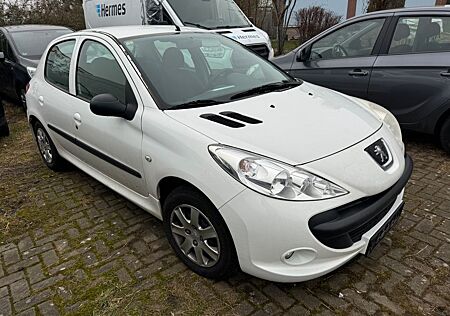 Peugeot 206 +. Keine Klima.