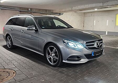 Mercedes-Benz E 250 BlueTEC 4MATIC T AVANTGARDE Autom. AVA...