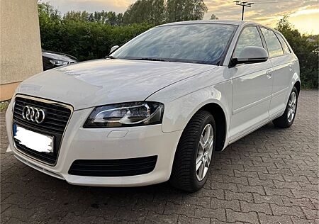 Audi A3 1.6 Attraction Sportback Attraction