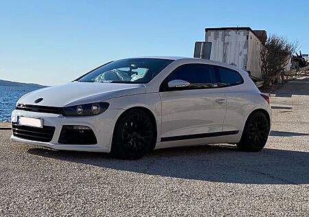 VW Scirocco Volkswagen 2.0 TSI DSG Standard