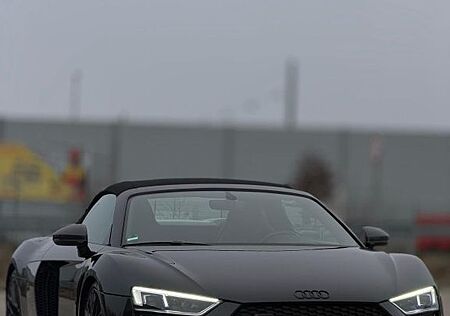 Audi R8 5.2 FSI / quattro Spyder / Keramik / Carbon