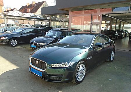 Jaguar XE 20d 180PS Prestige Limousine 1. Hand