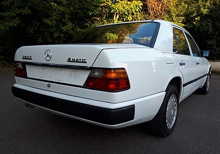 Mercedes-Benz 260 260E 4 Matic selten Garagenwagen