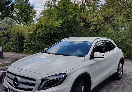 Mercedes-Benz GLA 200 Urban Urban
