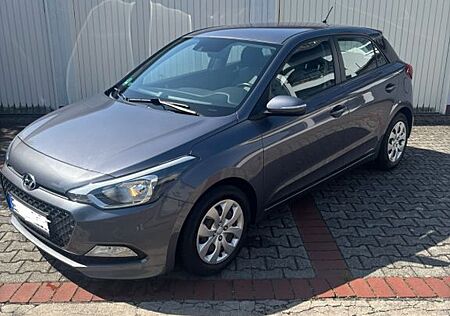 Hyundai i20 Comfort 1.25 toller Zustand Garagenfahrzeug
