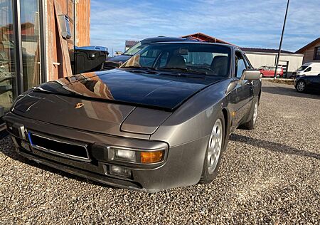 Porsche 944 II KAT, Modell 1988