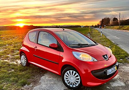 Peugeot 107 Tüv 10/27 Service vor kurzem. Klima Servo