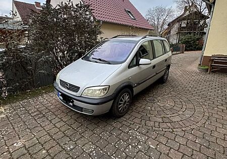 Opel Zafira 1.8 16V Elegance