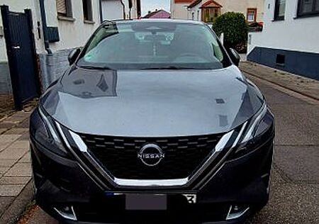Nissan Qashqai 1.3 DIG-T MHEV 158PS Xtronic Acenta ...