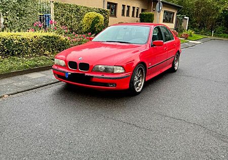 BMW 528i