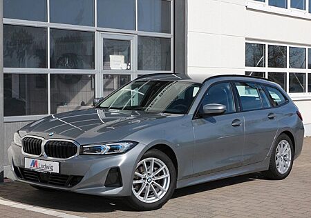 BMW 318i Touring FACELIFT AHK ACC HEAD-UP LED-SW RFK