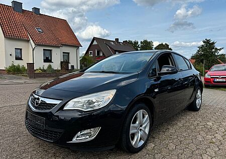 Opel Astra J Lim. 5-trg. 1.6 Edition