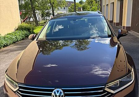 VW Passat Variant Volkswagen 2.0 TDI SCR DSG BlueMotion Co...
