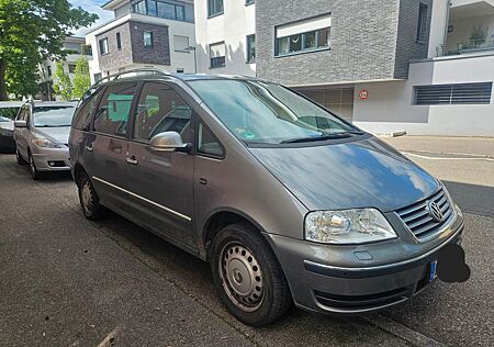 VW Sharan Volkswagen 2.0TDI Pacific Navi Schiedach 8x bereift
