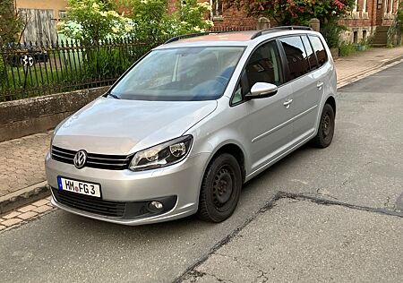 VW Touran Volkswagen 1.6 TDI BlueMotion Technology