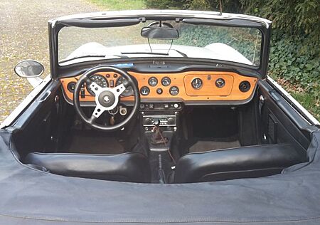 Triumph TR6 PI