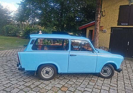 Trabant 601 S Kombi himmelblau