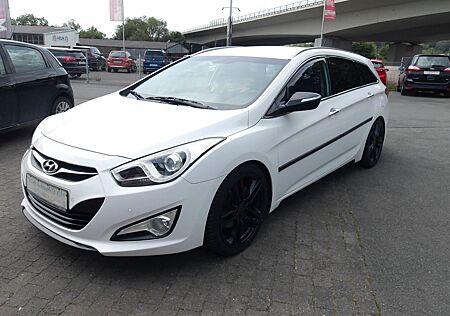 Hyundai i40 cw Sport Navi AHK Kamera 19 Zoll LPG