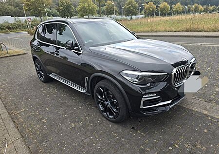 BMW X5 xDrive30d -HUD .PANORAMA .21ZOLL ALUS