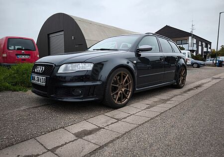 Audi RS4 4.2 quattro Avant - Black Edition