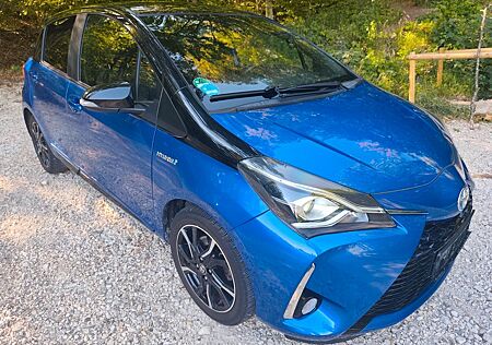 Toyota Yaris 1,5-l-VVT-i Hybrid CVT Style Seleciton...