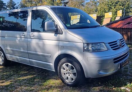 VW T5 Multivan Volkswagen Comfortline/Bett/Standheizung/AHK