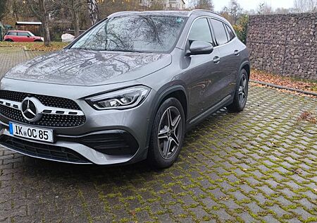 Mercedes-Benz GLA 220 d DCT -