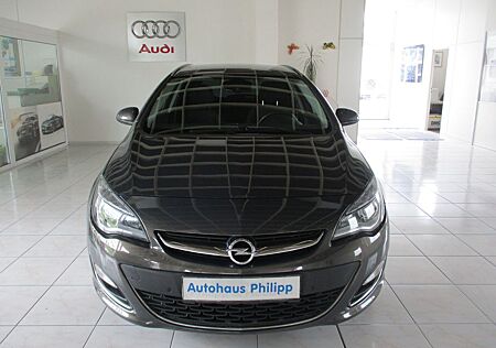 Opel Astra J Sports Tourer Exklusiv 1,4 140 PS Xenon