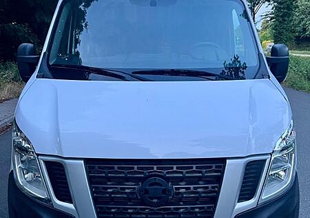 Nissan NV400
