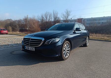 Mercedes-Benz E 220 d T Autom. -