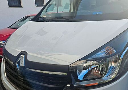 Renault Trafic 3000 dci120