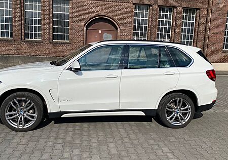 BMW X5 xDrive30d Leder/Pano/Klima/Headup fast Voll