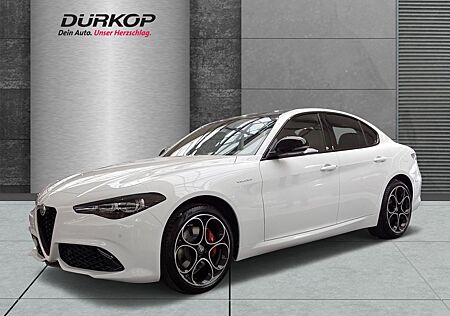 Alfa Romeo Giulia 2.0 Turbo Veloce Allrad AT NAVI Leder LED
