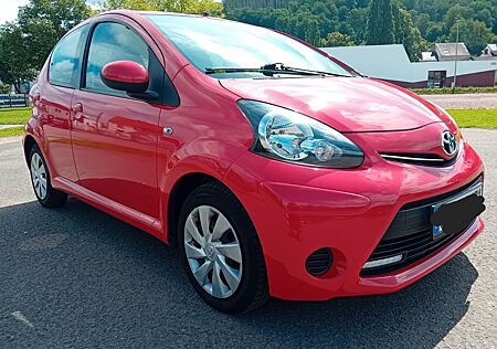 Toyota Aygo (X) Aygo (X) 1,0-l-VVT-i Cool & GO Cool & GO