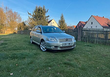 Toyota Avensis Combi Sol 2.0-l-VVT-i Automatik Sol