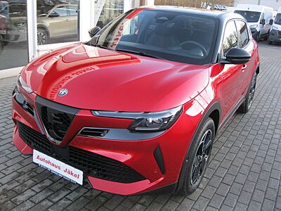 Alfa Romeo Junior 1.2 Ibrida VGT Speciale e-DCT - Aktion