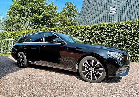 Mercedes-Benz E 300 de T Autom. mit Mercedes MB100 Garantie