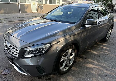 Mercedes-Benz GLA 220 CDI/d 4Matic/LED-Scheinwerfer/Navi/Leder