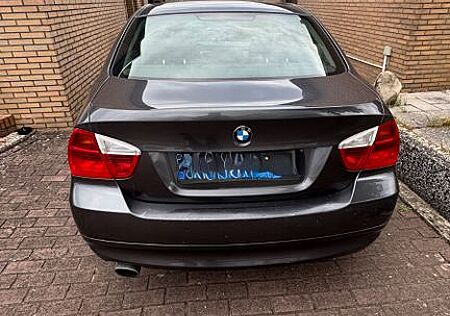 BMW 318i -n43