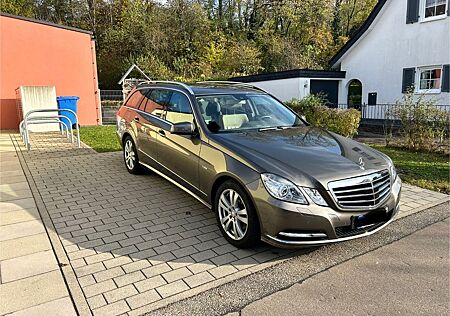 Mercedes-Benz E 350 4MATIC T BlueEFFICIENCY ELEGANCE ELEGANCE