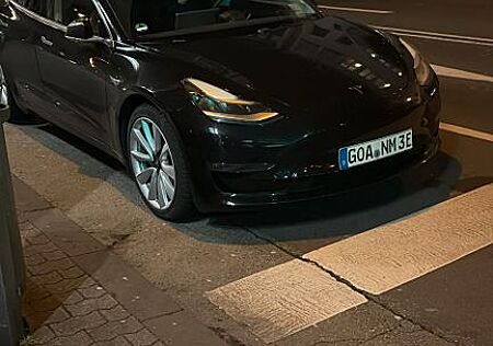 Tesla Model 3 Long Range Dual Motor (Sportfelgen)